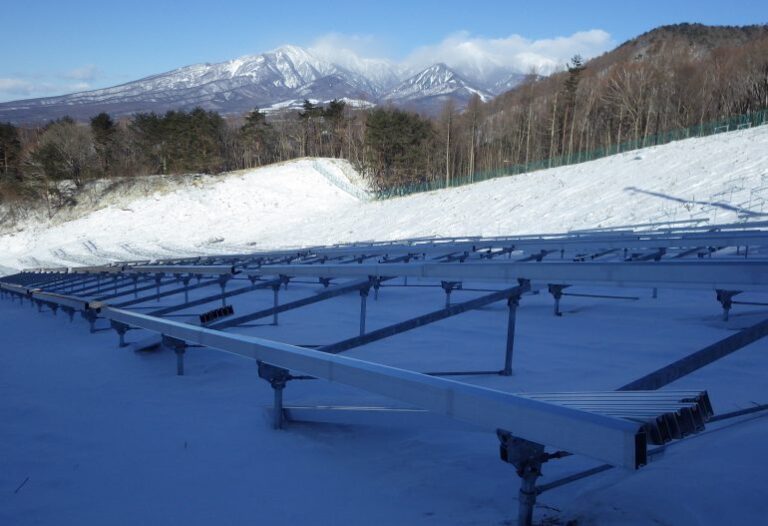 KJC_山梨県_KRINNER_太陽光　メガソーラー　架台　基礎-FLEX-Ⅲ_2